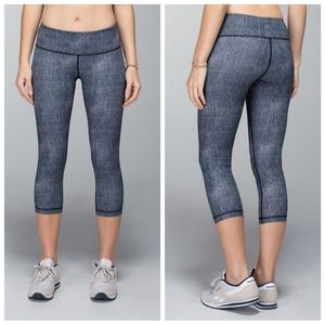 Lululemon Wunder Under Crop *Full-On Luxtreme
Burlap Texture Black Dune